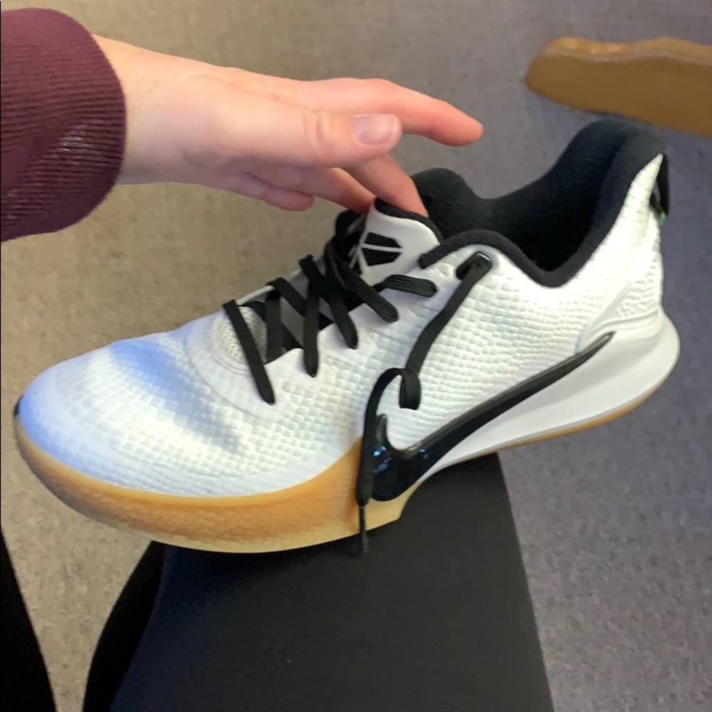 8.5 Nike - Picture 3 of 4